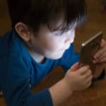 Schadet unser Handy-Konsum unseren Kindern?